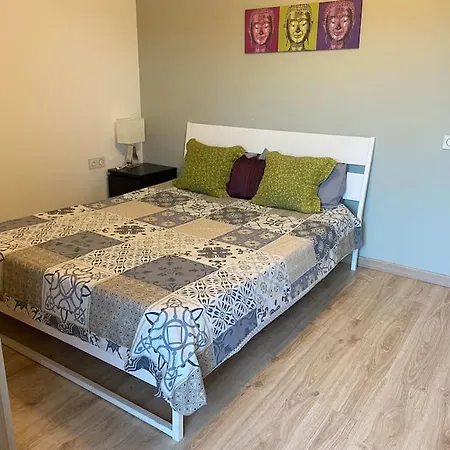 2 Bedroom By A Park Appartement
