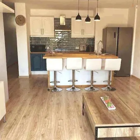 2 Bedroom By A Park